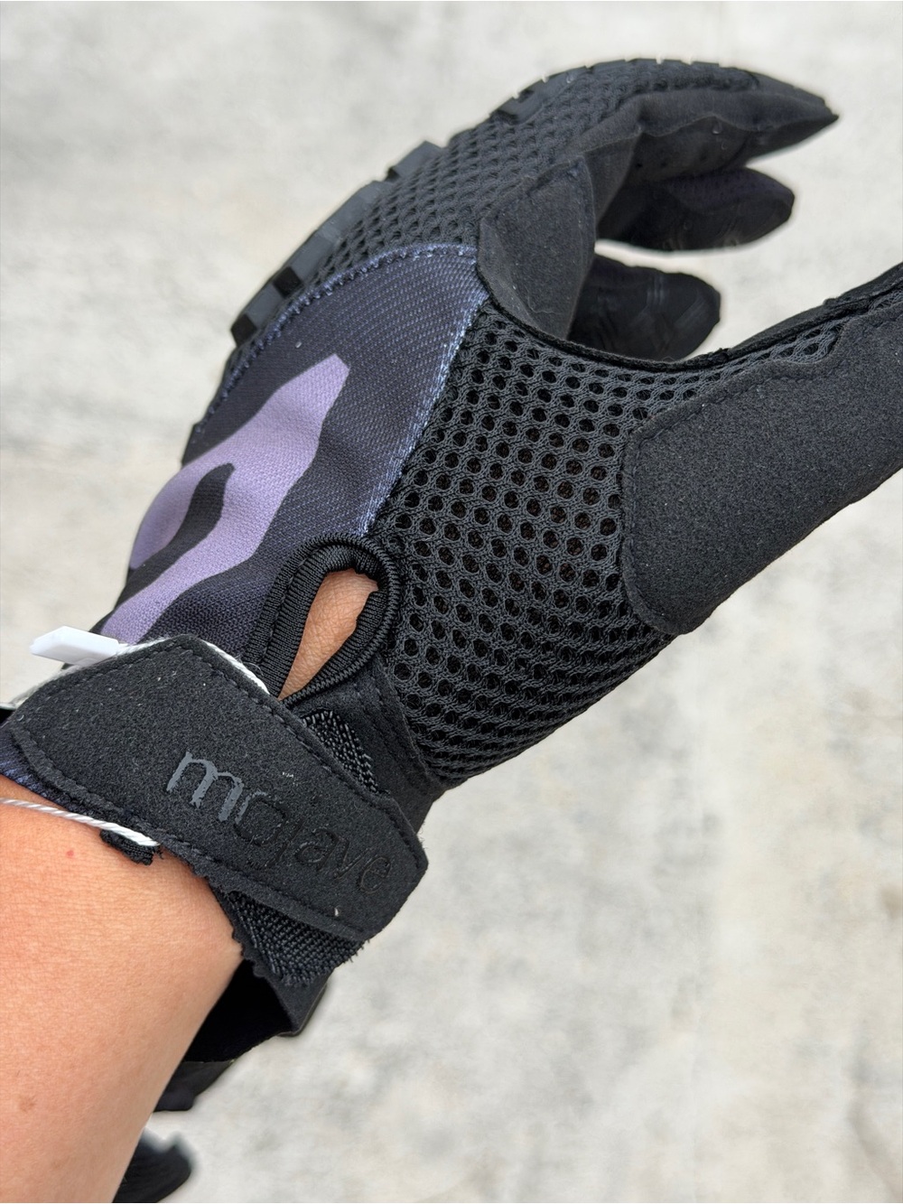 Gloves - Picture 5 of 12